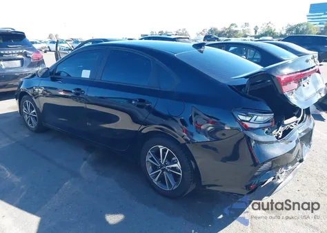 2023 Kia Forte Lxs z USA, uszkodzony, nr VIN 3KPF24AD5PE644429